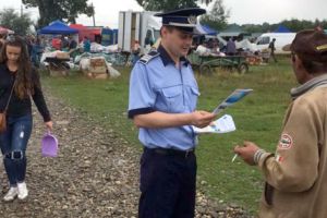 Târguri şi oboare puricate de poliţişti şi medici veterinari