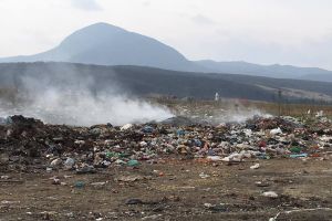 Încă două oraşe din Braşov primesc fonduri pentru închiderea gropilor de gunoi