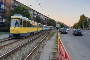 OTL: Tramvaiele au staţionat din nou din cauza unei maşini parcate greşit