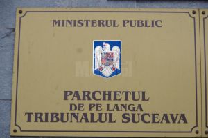 Doi hoţi care au furat bunuri de 30.000 de lei dintr-un apartament, trimişi în judecată