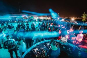 Petreceri de neuitat la Habit Club: Celebrul DJ german Zwette vine la Oradea! (FOTO / VIDEO)