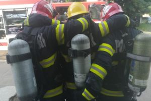 Desfăşurare de forţe la Spitalul Municipal Arad: Pompieri, descarcerare, ambulanţe SMURD (GALERIE FOTO)