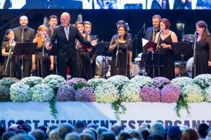 Sibiul devine Capitala Muzicii Uşoare româneşti – Spectacol extraordinar în Piaţa Mare