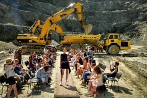 A început Feeric Fashion Week – Gala e sâmbătă în Piaţa Mică şi o prezintă Cosmina Păsărin