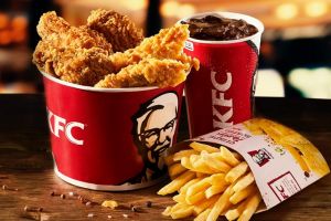 Reacţia KFC în scandalul cărnii cu viermi de la localul din Oradea
