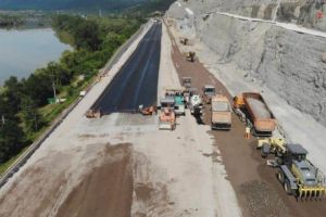 VIDEO: Pe Autostrada A1 Lugoj-Deva lotul 4, construirea Marelui Zid Românesc din Dealul Liliecilor, aproape de final