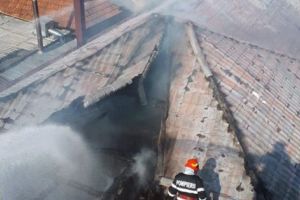 Restaurant în flăcări la Curtea de Argeş