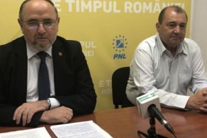 „Parlamentarii de Argeş ai puterii nu vor autostrada Piteşti-Sibiu”