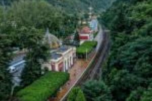 Băile Herculane, o staţiune vie care încă atrage turişti din toate colţurile ţării