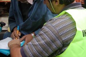 11 angajatori din Botoşani amendaţi de inspectorii muncii pentru că ţineau angajaţi „ la negru”