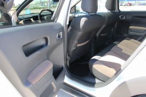 Botoşănean prins cu un geamantan suspect în maşină. S-a ales cu dosar penal