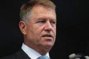 Scrisoare deschisă pentru Klaus Iohannis, după decizia CCR: 'Nu mai candidaţi la preşedinţie, e o pălărie prea mare pentru Dumneavoastră'