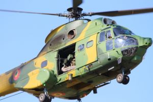 Piloti si tehnicieni de bord, exercitii de antrenament la Capu Midia