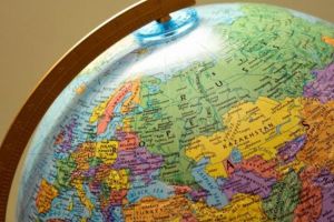 Elevi sibieni la sesiunea de comunicări ştiinţifice la geografie. Ce premii au luat