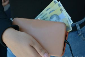 Arestat pentru 30 de zile: Un bărbat a furat trei portmonee în trei zile consecutive în Oradea