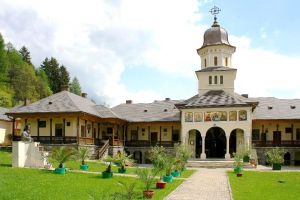 Mănăstirea Topliţa îşi sărbătoreşte sâmbătă hramul de Sfântul Prooroc Ilie Tesviteanul