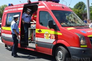 Scandal în Aleşd: Patru bărbaţi s-au luat la bătaie, unul a fost rănit serios şi va fi transportat la Cluj