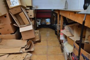 Ne enervează: Un depozit de ziare din Oradea a fost inundat, iar Compania de Apă a rezolvat problema abia după trei zile (FOTO / VIDEO)