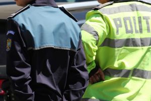 Ultraj în incinta Primăriei Zetea. Un localnic deosebit de agresiv a fost internat la spital pentru stabilirea discernământului