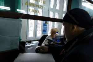 Câţi oameni lucrează în administraţia publică din judeţul Bistriţa-Năsăud