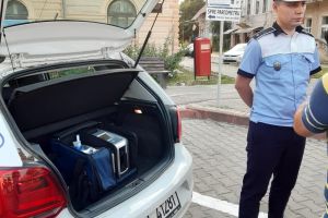 FOTO Poliţiştii rutieri din Botoşani, dotaţi cu aparate DrugTest