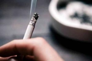 Un stat din Europa a interzis fumatul chiar şi pe stradă, iar până în 2025 vrea să îl interzică total