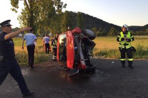 Accident rutier grav. Cinci victime dintre care doua femei. La cum arata masina e de mirare ca mai traieste cineva