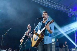 Rock on! Prima ediţie a festivalului Way Too Far aduce la Ineu vedete precum Iris, Viţa de Vie şi Ossian