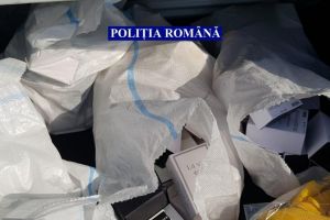 Produse contrafacute, retinute in urma unei actiuni care a vizat transporturile de persoane pe relatia Romania - Turcia