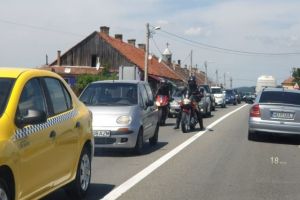 VIDEO FOTO – Trafic infernal pe DN1 şi DN7. Se circulă bară la bară de la Șelimbăr la Tălmaciu