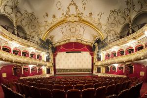 Investiţie de 4,2 milioane lei în modernizarea scenei teatrului orădean