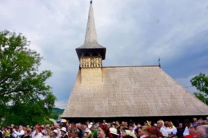 Biserica-monument istoric din Dobricel, resfinţită de IPS Mitropolit Andrei