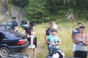 ACUM – Jandarmii, intervenţie printre TURIŞTI şi URŞI la Arefu!