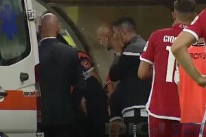 Antrenorului lui Dinamo, Eugen Neagoe, i s-a facut rau in timpul meciului cu U Craiova. Interventie de urgenta a medicilor!