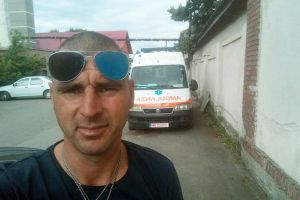 Un român a donat o ambulanţă spitalului din Sighetul Marmaţiei din banii munciţi în străinătate (FOTO)