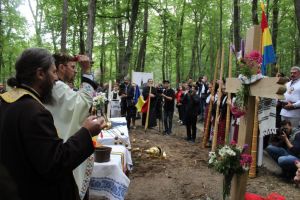 Foto| Biserica din Vinţa renaşte în ”Crângul Apusenilor” din Muzeul Astra. S-a pus piatra de temelie