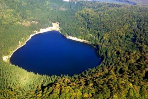 Obiectiv important în Harghita, în atenţia cercetătorilor. Sub Lacul Sf. Ana clocoteşte lava. Fenomenul are potenţial periculos