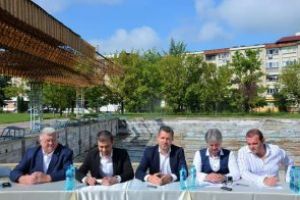 Fotografia zilei: Penibilii anului. S-au fotografiat cu marea lor nerealizare