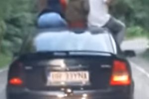 A nimerit orbul Braila si braileanul Transfagarasanul! Cativa tineri braileni au strabatut cel mai spectaculos drum din tara pe capota masinii