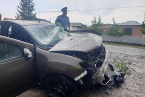 ULTIMĂ ORĂ: Doi răniţi după ce un Duster s-a răsturnat la Vidra