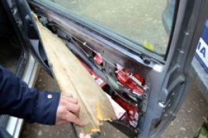 Ucrainean amendat cu 5.000 de lei. Acesta intentiona sa introduca in tara tigari de contrabanda