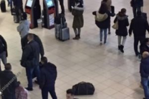 HAOS total pe Aeroportul Otopeni - Cozi INFERNALE la sosiri, după ce zece ghişee au fost închise