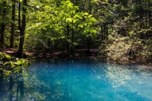 Lacul de basm din România care alungă depresia