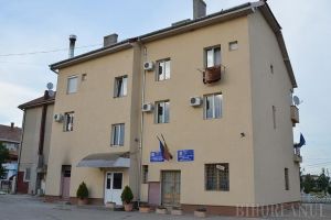 Eroare la centru: Primăria Nojorid vrea să angajeze muncitor necalificat cu studii de… contabil!