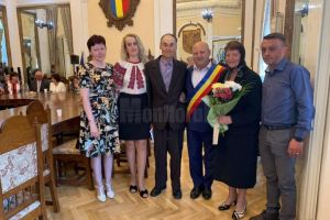 Primăria Vatra Dornei a sărbătorit 26 de familii care au împlinit 50 de ani de căsătorie