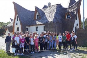 Excursie pentru elevi suceveni, câştigătorii concursurilor organizate de revista “Biserica ...