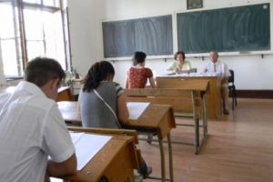 Titularizare cu note de 1, 2 şi 3. Ce au făcut profesorii din Vrancea la examen