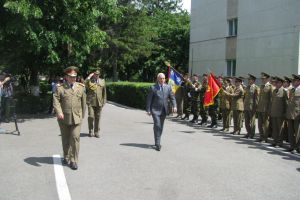 O nouă promoţie de maiştri militari şi subofiţeri la Piteşti
