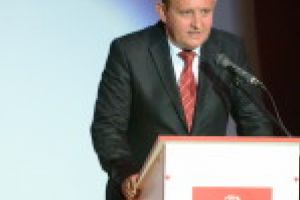 „Viorica Dăncilă este altceva decât Liviu Dragnea! Tăriceanu trebuie să renunţe!”