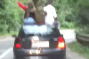 Tinerii teribilişti de pe Transfăgărăşan, CĂUTAŢI de Poliţie!